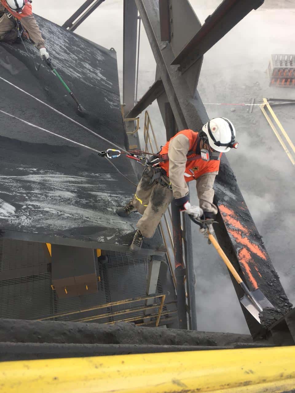 Aseo industrial con técnicas verticales