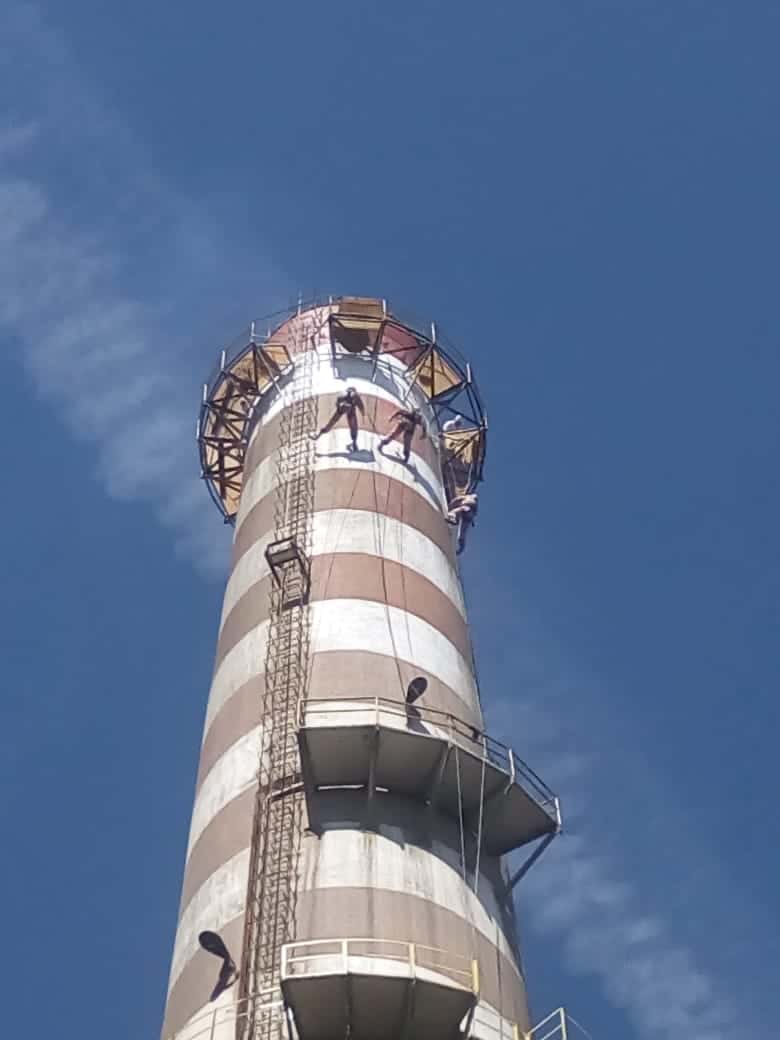 Preparación de superficie en chimenea