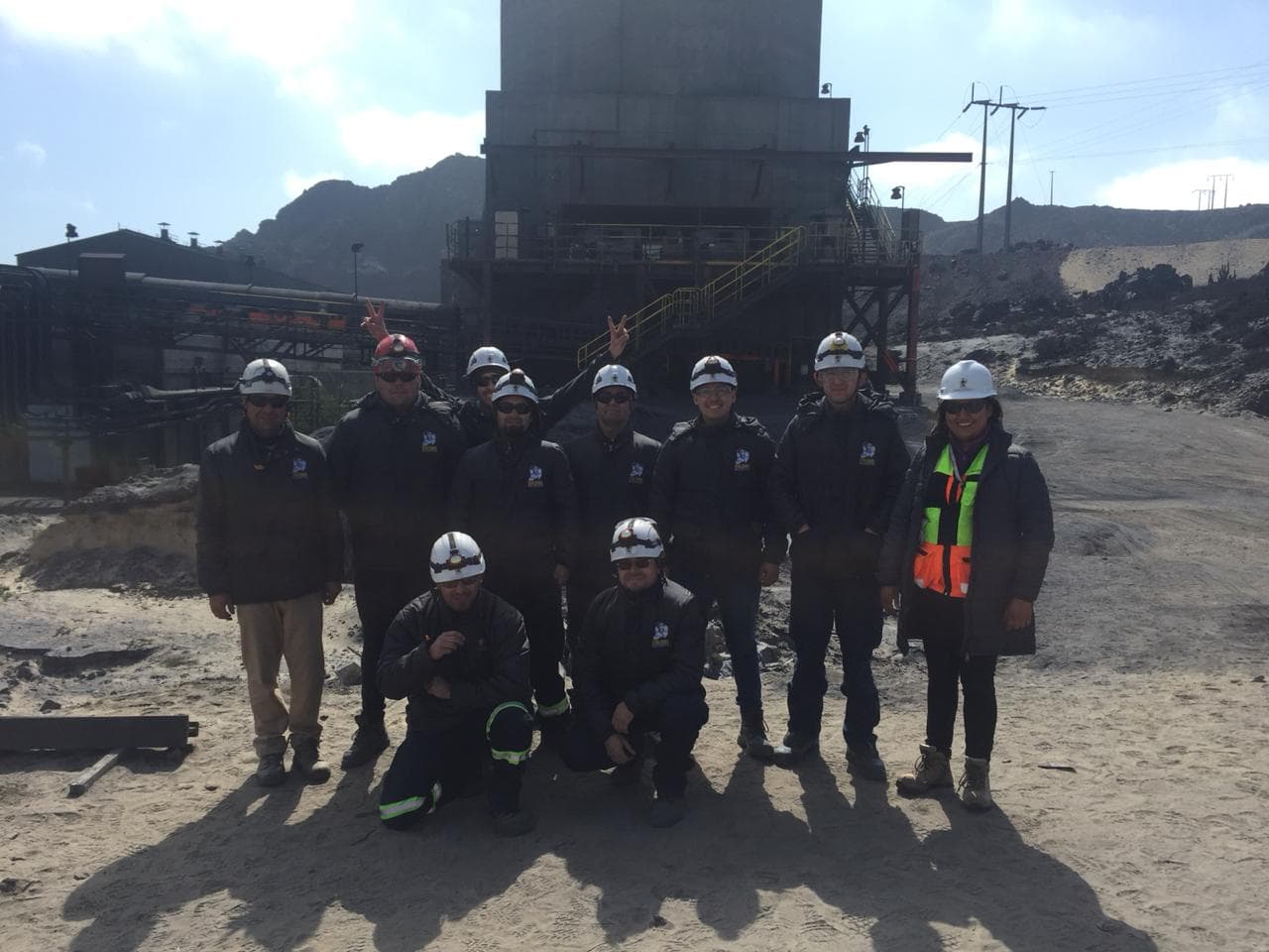 Cuadrilla de terreno de AMS en faena