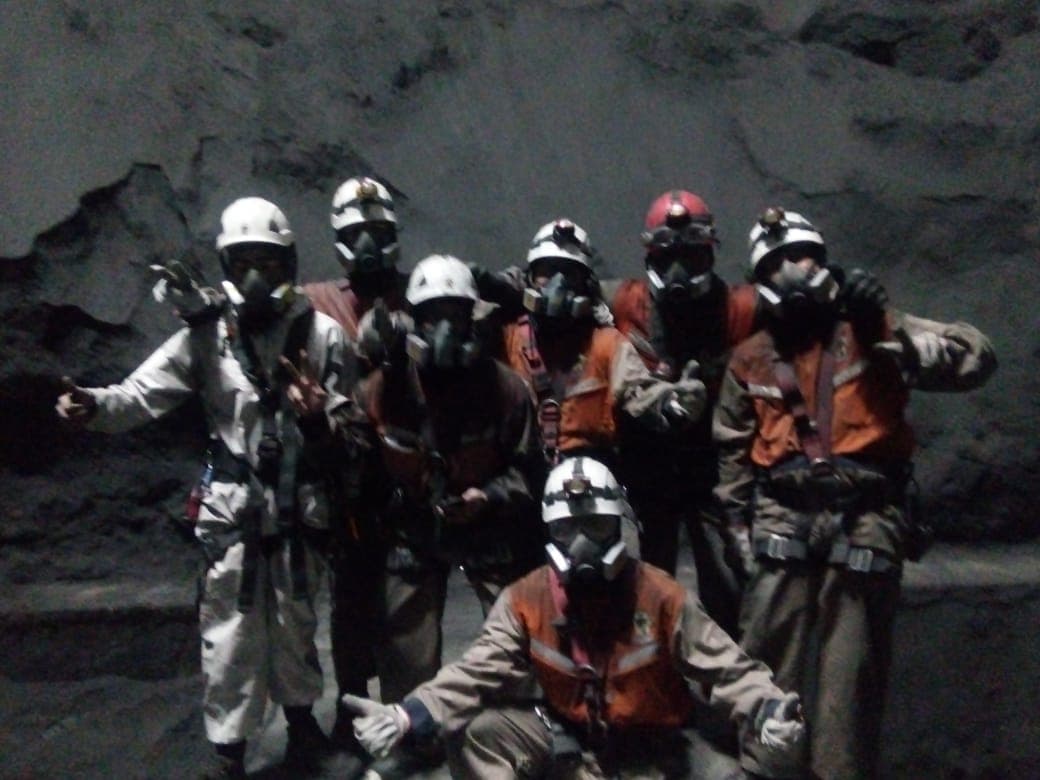 El equipo de AMS al terminar el descolapso del silo